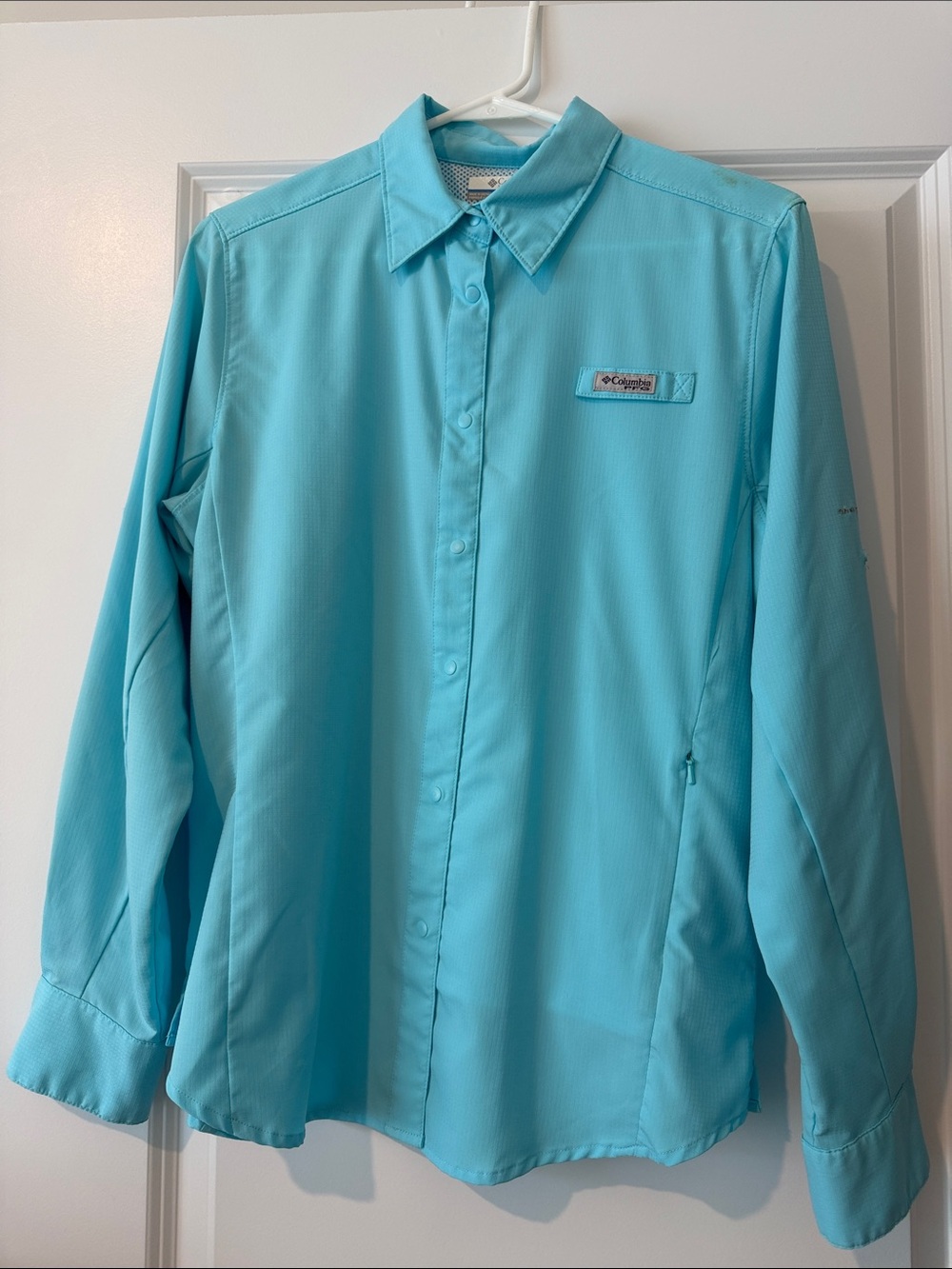 Columbia Button-Down Performance Shirt in Aqua Blue